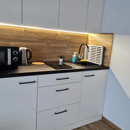 Apartment Laki18 *