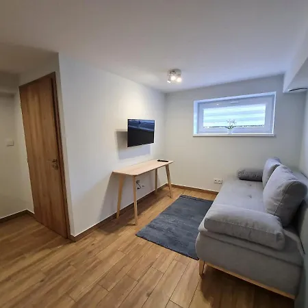 Apartment Laki18 *